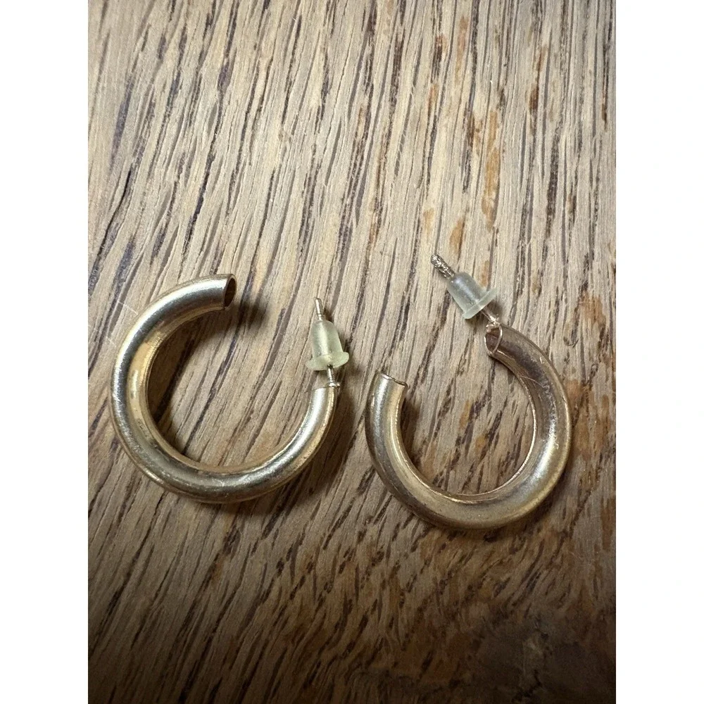 Donna's Curated Everyday Elegance Gold Tone Earrings 7 Pair Hoop Stud Mixed Lot
